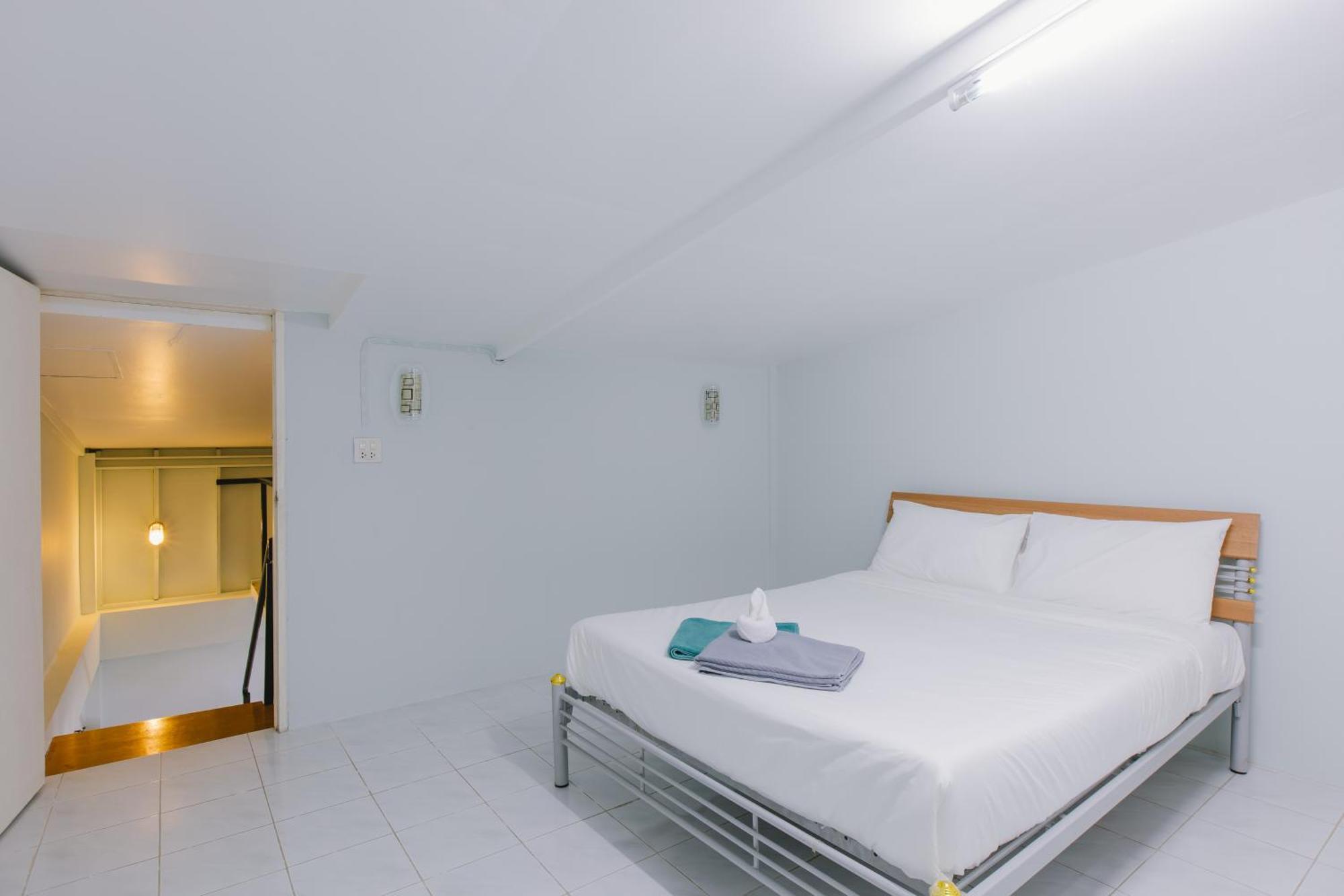 Royal Prince Residence Patong Room photo
