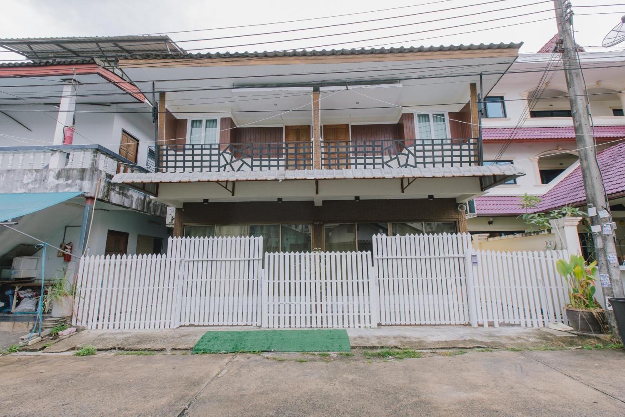 Royal Prince Residence Patong Exterior photo
