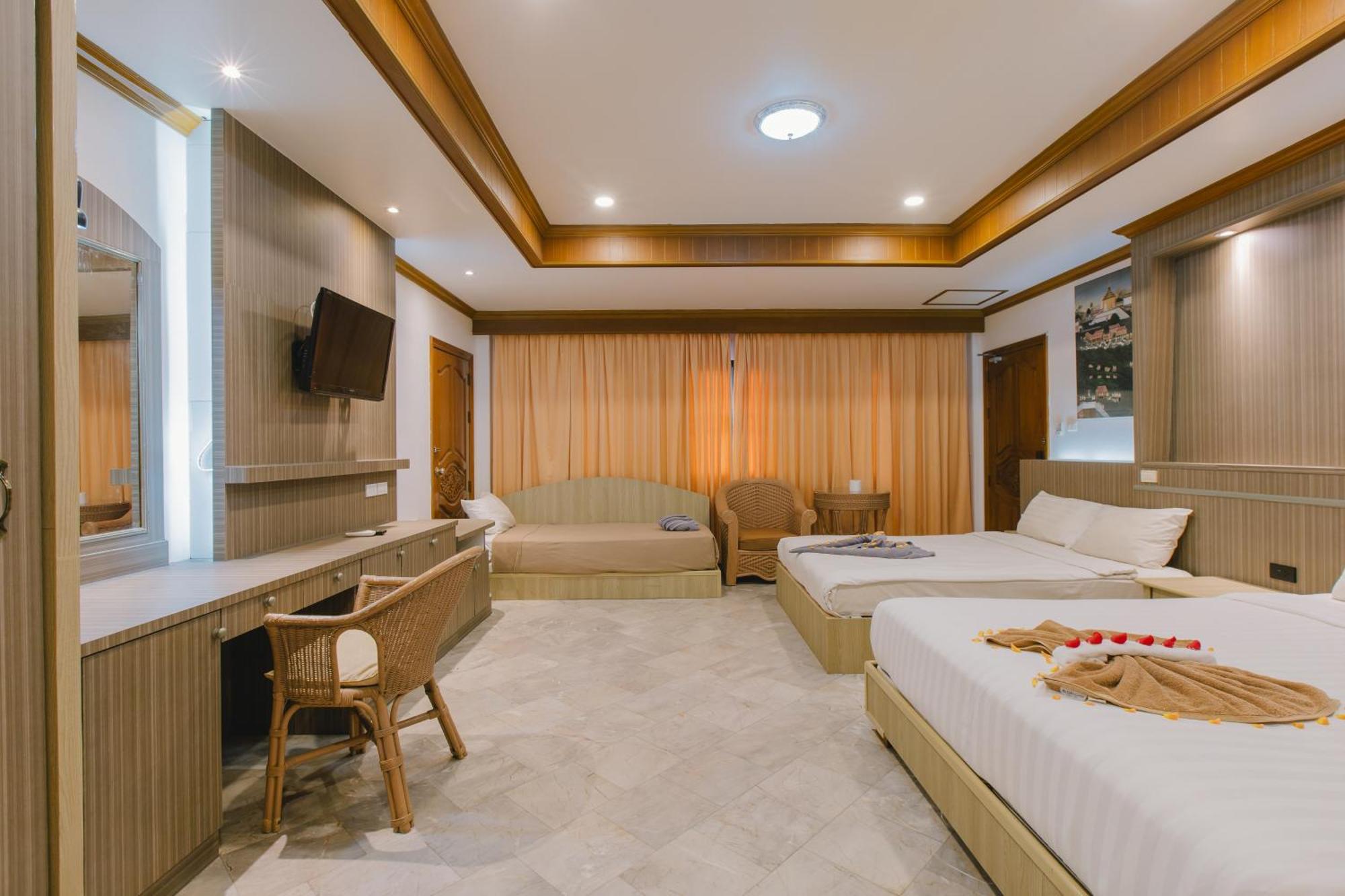 Royal Prince Residence Patong Room photo