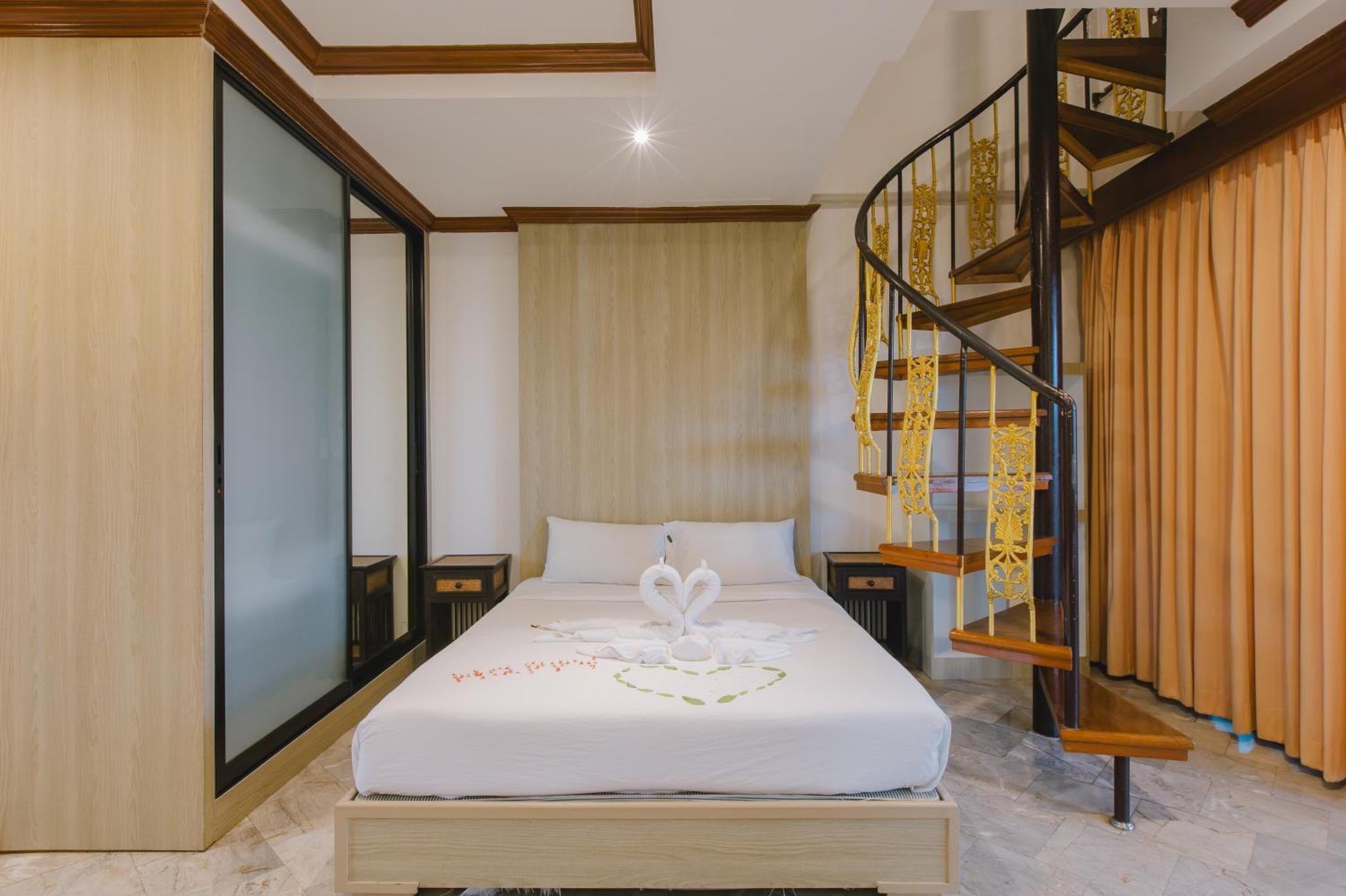 Royal Prince Residence Patong Room photo