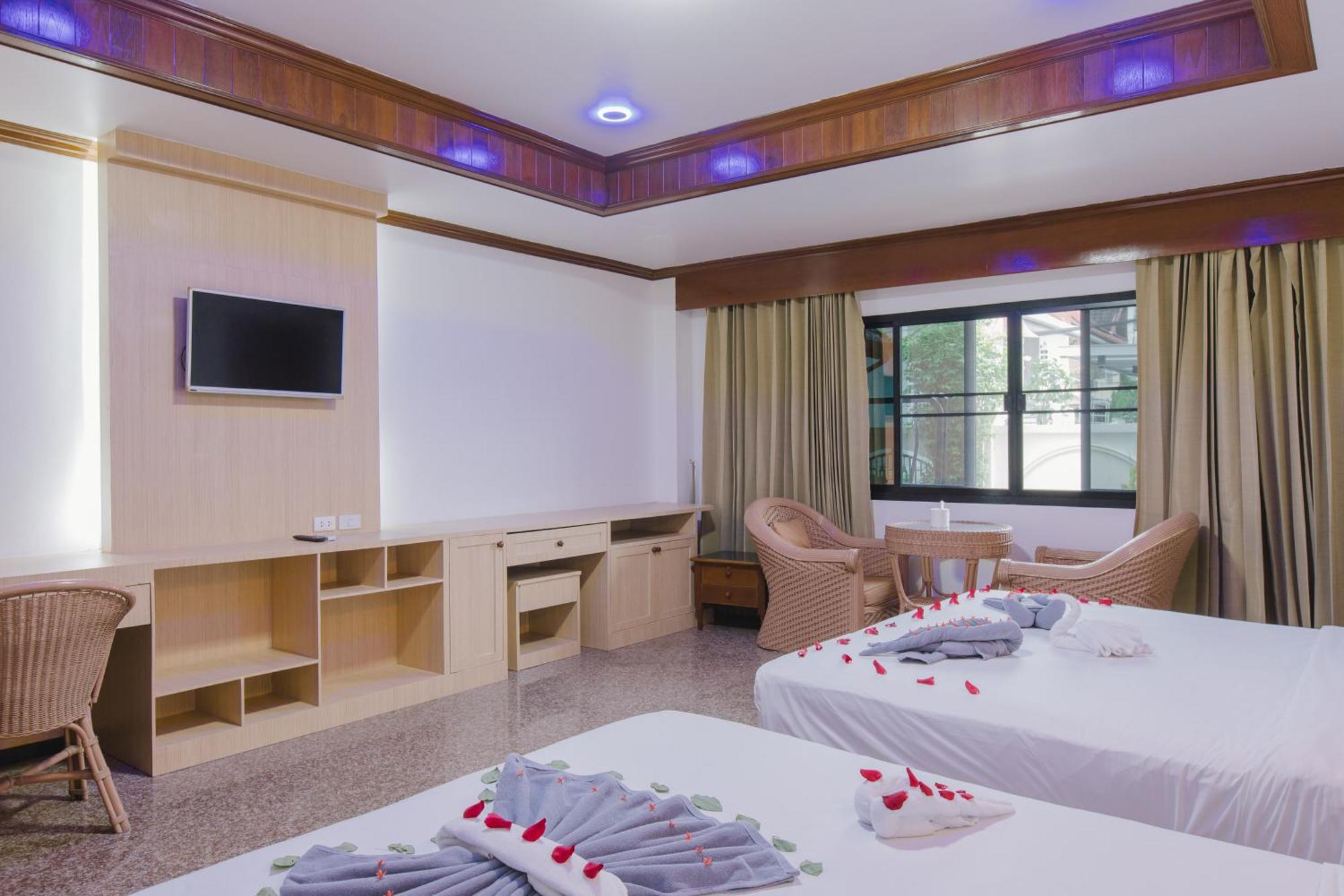 Royal Prince Residence Patong Room photo